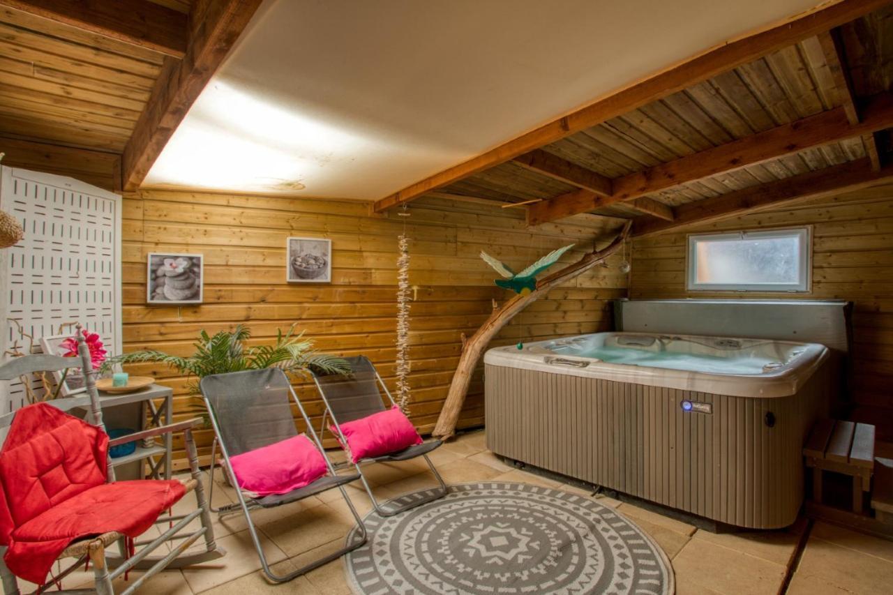 Le Moulin Du Bleufond Hotel Montignac-Lascaux Kültér fotó