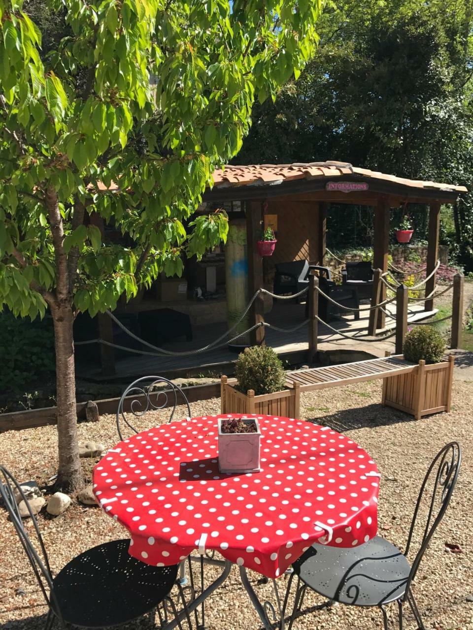 Le Moulin Du Bleufond Hotel Montignac-Lascaux Kültér fotó